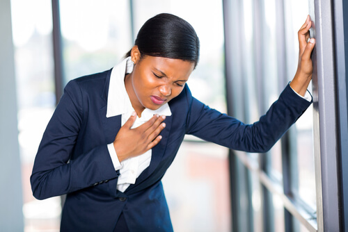 Can sleep apnea cause chest pain